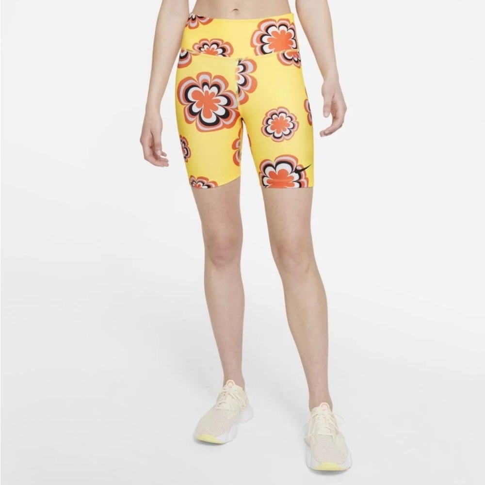 Nike One Women's 7" Shorts (Citron
Pulse) size XS